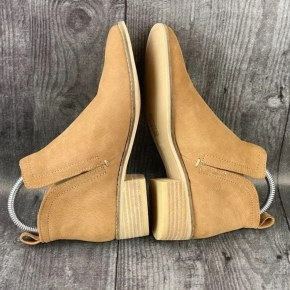 NEW DOLCE VITA Ankle Booties Block Heels Boot Pull Tab Womens Size 6 Almond Toe - Picture 7 of 13